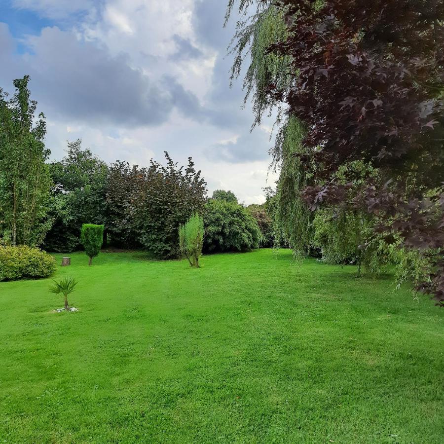 Un Petit Coin De Paradis Clairfontaine ภายนอก รูปภาพ